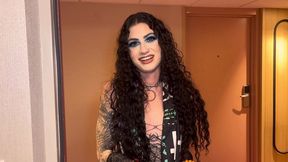 groupie girl gives up her ass for vip passes