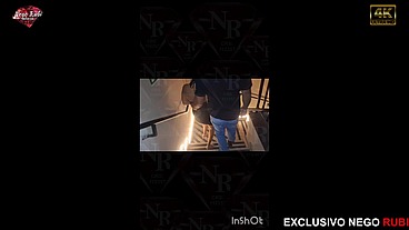 Nego Rubi tem uma rola enorme e grossa olha ele fodendo essa safada