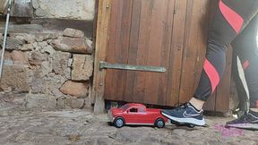 Sneaker-Girl Darleen - Pick Up Toy Car Crush