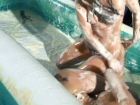 Darian Caine Gets Into A Messy Catfight