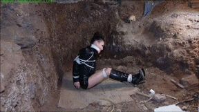 Booted wench strictly hogtied in the cold, dirty pit (MP4 HD 6000kbps)