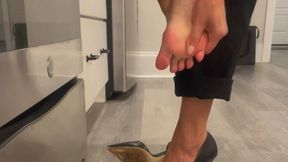 Lola Red Hot Toes in the Kitchen