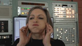 Lora Stretches Out Her Face She Can Blow! (MP4 - 1080p)