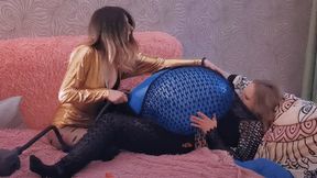 Q771 Mariette and Cosette pumps balloons to pop under each other's clothes - 480p