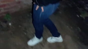 Despu&eacute_s de la fiesta me caliento y termino follando con mi suegro en su habitaci&oacute_n