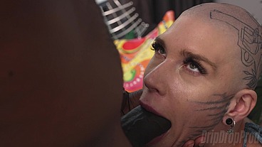 TigerBabeX Likes Sucking & Having Him Cum on Her Bald Head!!