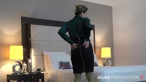 julia north solo:  green outfit
