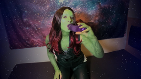 Gamora Stretches Her Holes For Daddy