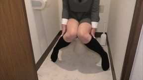 好きな先輩にチンコを挿れられてると想像しながらひそひそとおもちゃ使ってオナニーして喘ぐ可愛い女子◯生。