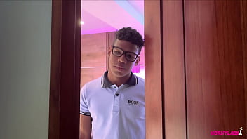 Guy's gal betrayed him on V-Day, he scores a new babe for naughty&#x1F608; celebration instead