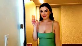 Jasmine Grey gets her vagina eaten while in mid air!