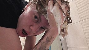 Blondie's morning procedures and clean washed hair! MP4