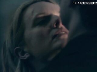 Elisabeth Moss Sex - The Handmaid's Tale - ScandalPlanetCom