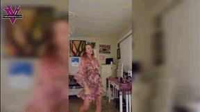 Fleetwood Mac Dreams striptease- 4K MP4