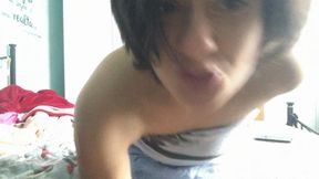 Am I naked under my towel or not? try and see if you can see what you want