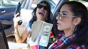 Tia Cyrus and Veronica Rodriguez are enjoying lesbian sex games