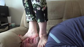 Trample face (facebusting, crushing, trampling)