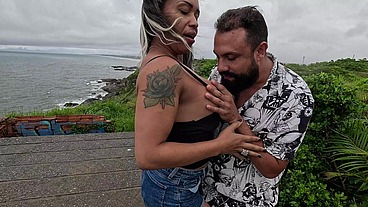 Aventura do Casal Mattos - Putaria na praia: grelona da Anne, foda molhada e gozada surpresa