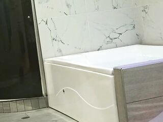 sex in the jacuzzi with the motel receptionist
