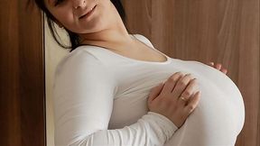 Alice's Massive Natural Tits Get Spied On by Voyeur