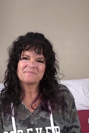 Desperate Amateurs Hollee Hot MILF Takes BBC Action