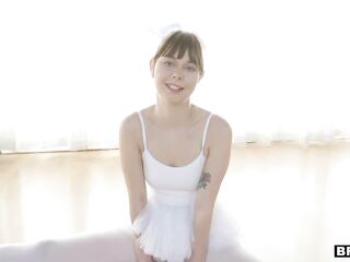 Ballerinas get a fresh stretching tool