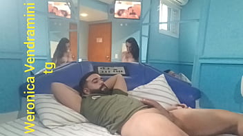 Cliente pega travesty e planta a rola no cuzinho da gata arrombando e destro&ccedil_ando o rab&atilde_o da bobeca