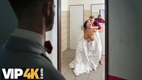 Wife's Hairy Vagina&#x1F32E;&#xFE0F; Licked & Penetrated In WC - VIP4K