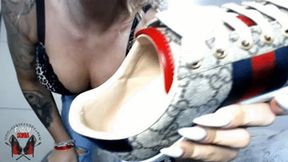 crazy for my feets (spanish-audio)