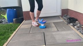Sneaker-Girl Vivien - Plastic Toy Crush