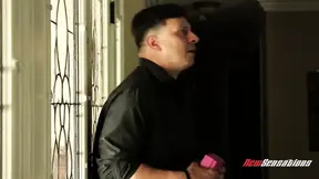 Aurora Gives Back to an Admirer