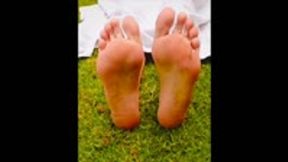 MOMMYS MILF SOLES ON THE GRASS