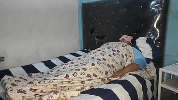 en su cama mientras todos no estan en la casa siempre eh tenido la fantasia de follarme