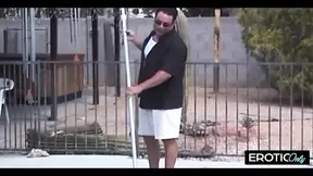 Beach bunny gets fucked by the lifeguard
