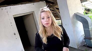 UNSCHULDIG? MÄDCHEN ALLEINE IM LOSTPLACE VON 2 SCHWÄNZEN ABGEFICKT