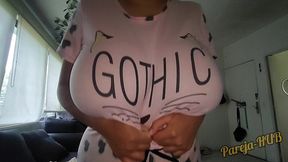 hermosa latina de copa j38 sacude sus tetas frente a la camara