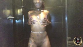 mini stallion & rome major fuck as they take the hottest shower!
