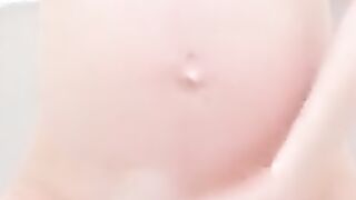 Japanese pregnant woman Standing masturbatism and clit organism일본인 임산부 서 있는 자위로 클리토리스 오가니즘
