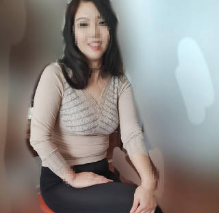 海角社區.翹班去干同事小胖的媽劉阿姨