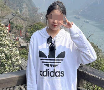 海角社區.帶著高中妹到酒店打炮輸出