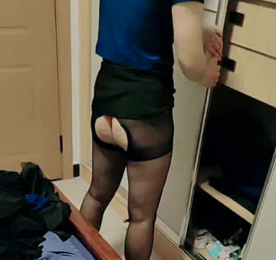 大奶繼母當繼子的面換衣服被爆操