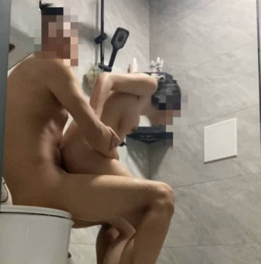 海角社區.趁姐姐洗澡強行進入衛生間