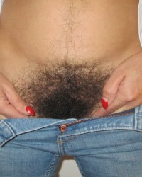 JEANS ... NO PANTIES... HAIRY PUSSY photo