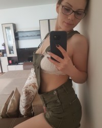 karlahotpics photo