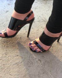 Shoes & feet photo