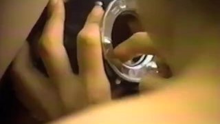被捆绑和堵嘴的亚洲女性被戏弄和取悦于强烈的性高潮