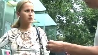 甜美的德国青少年被色情片捡到。