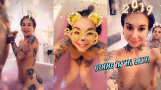 乔安娜·安吉尔（Joanna Angel）和小手（Small Hands）在私人浴缸里进行湿肥皂性爱
