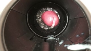 Fleshlight Launch 和 Quickshot 的两个毁坏的射精
