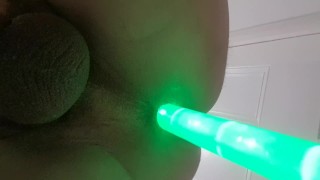 男孩拿走光剑
